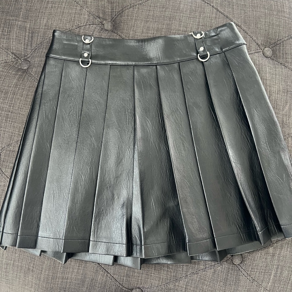 Pleated skirt